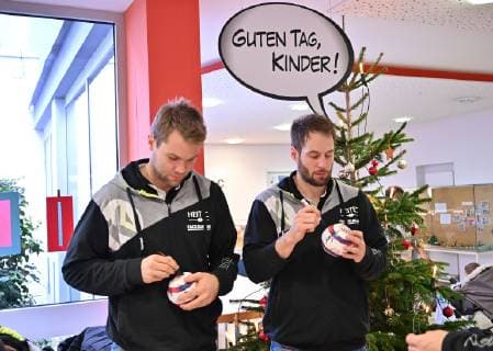 04 12 2018 Handball 1 Bundesliga Season 2018 2019 HC Erlangen HCE Hobby lesson in Childrens Hospital Erlangen HMI