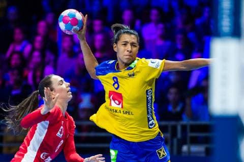 181204 Jamina Roberts of Sweden during the EHF European Women?s Handball Championship match between Sweden and Poland on Dec 4, 2018 in Nantes. Photo: Ludvig Thunman BILDBYRAN kod LT 35562  Copyright: LUDVIGxTHUNMAN BB181204LT017