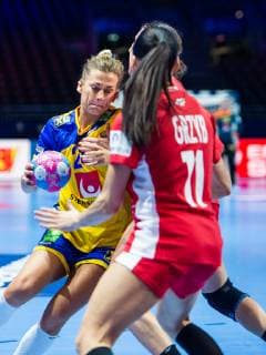 181204 Nathalie Hagman of Sweden during the EHF European Women?s Handball Championship match between Sweden and Poland on Dec 4, 2018 in Nantes. Photo: Ludvig Thunman BILDBYRAN kod LT 35562  Copyright: LUDVIGxTHUNMAN BB181204LT018