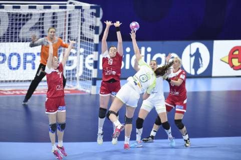 Gros Ana HANDBALL : Championnat d Europe Feminin 2018 - Nancy 04 12 2018 - Russie vs Slovenie - 1er Tour MAO Panoramic 