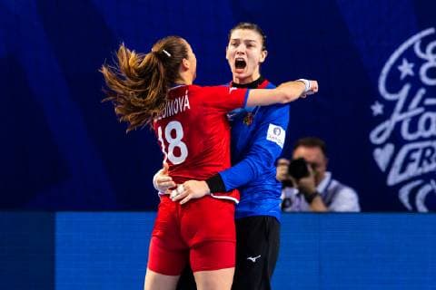 181205 Iveta Luzumov? and Goalkeeper Lucie Satrapov? of Czech Republic celebrates during the EHF European WomenÕs Handball Championship match between Germany and Czech Republic on December 5 2018 in Brest Photo Fredrik Varfjell BILDBYRN kod FV 150175  Copyright: FREDRIKxVARFJELL BB181205FV005