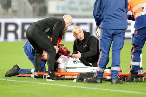 Fußball, Neven Subotic erleidet Kopfverletzung 28 NEVEN SUBOTIC (ASSE) - BLESSURE - SANG FOOTBALL : Bordeaux vs Saint Etienne - Ligue 1 Conforama - 05 12 2018 FEP Panoramic 