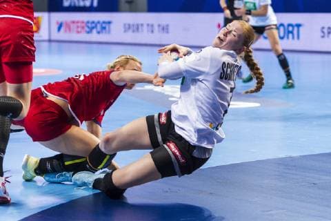 Handball Women European Championship Germany Czech Republic preliminary round Group D 3 Matchday in the Brest Arena Meike Schmelzer Germany Thuringer HC Brest Arena Brest France