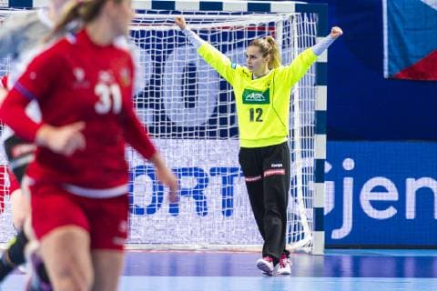 Handball Women European Championship Germany Czech Republic Preliminary Round Group D 3 Matchday in the Brest Arena Goalkeeper Dinah Eckerle Germany SG BBM Bietigheim Jubel Freude Emotion Brest Arena Brest France