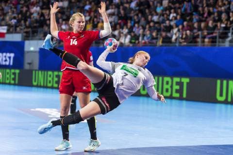 Handball Women European Championship Germany Czech Republic Preliminary Round Group D 3 Matchday in the Brest Arena v li Kamila Kordovska Czech Republic HSG Blomberg Lippe Meike Schmelzer Germany Thueringer HC Brest Arena Brest France
