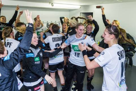 handball women european championship germany czech republic preliminary round group D 3 matchday in the brest arena the team of germany jubilate in the cabin final jubilation emotion joy brest arena brest france