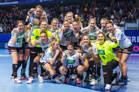 handball women european championship germany czech republic preliminary round group D 3 matchday in brest arena team of germany final cheer final cheer emotion joy brest arena brest france