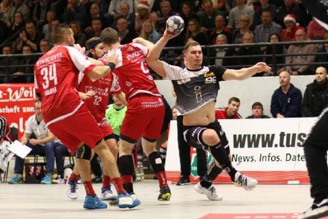 Goal scored by Tim Zechel Essen TuS Ferndorf vs. TuSEM Essen Handball 2 Bundesliga 05 12 2018 TuS Ferndorf vs. TuSEM Essen Handball 2 Bundesliga 05 12 2018 Kreuztal Copyright: xEIBNER RenexWeissx EP_RWS