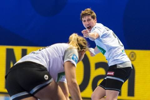 Handball Women European Championship Germany Czech Republic Preliminary Round Group D 3 Matchday in the Brest Arena Ina Grossmann Germany Thuringer HC Angie Geschke Germany Oldenburg cheering joy emotion Brest Arena Brest France