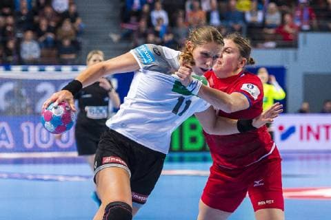 Handball Women European Championship Germany Czech Republic Preliminary Round Group D 3 Matchday in the Brest Arena v left in duel Xenia Smits Germany Metz Petra Adamkova Czech Republic Goeppingen Brest Arena Brest France