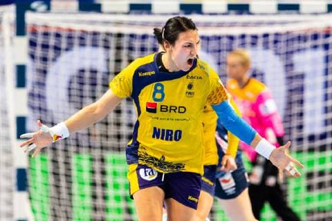 181205 Cristina Neagu of Romania celebrates during the EHF European WomenÕs Handball Championship match between Norway and Romania on December 5 2018 in Brest Photo Fredrik Varfjell BILDBYRN kod FV 150176  Copyright: FREDRIKxVARFJELL BB181205FV040