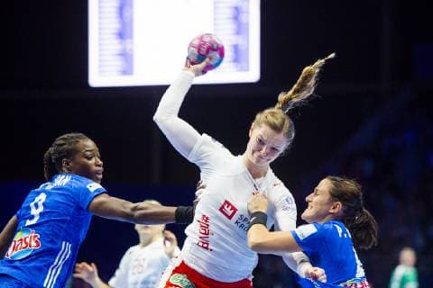 181206 Anne Mette Hansen of Denmark during the EHF European WomenÕs Handball Championship match between Denmark and France on Dec 6 2018 in Nantes Photo Ludvig Thunman BILDBYRN kod LT 35564  Copyright: LUDVIGxTHUNMAN BB181206LT020