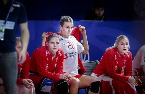 Danmarks Sarah Iversen Stine Joergensen and Lotte Grigel under EM battle France Danmark in Nantes on 6 December 2018 Nantes Denmark  Copyright: Scanpix LiselottexSabroex COP107 spdk20181206-200700-L
