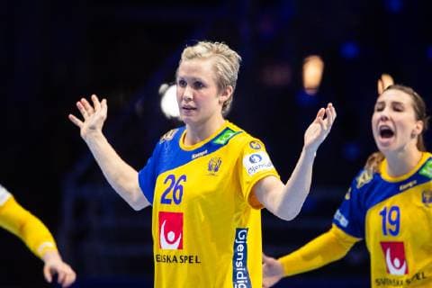 181206 Elin Hallagard of Sweden during the EHF European WomenÕs Handball Championship match between Sweden and Montenegro on Dec 6 2018 in Nantes Photo Ludvig Thunman BILDBYRN kod LT 35565  Copyright: LUDVIGxTHUNMAN BB181206LT054