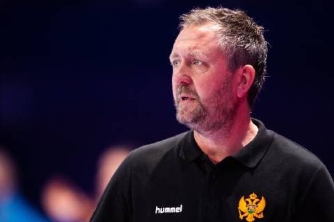 181206 Head coach Per Johansson of Montenegro during the EHF European WomenÕs Handball Championship match between Sweden and Montenegro on Dec 6 2018 in Nantes Photo Ludvig Thunman BILDBYRN kod LT 35565  Copyright: LUDVIGxTHUNMAN BB181206LT069