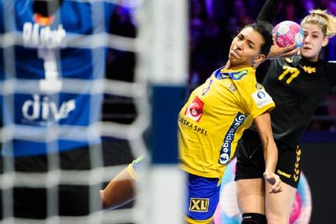 181206 Jamina Roberts of Sweden during the EHF European WomenÕs Handball Championship match between Sweden and Montenegro on Dec 6 2018 in Nantes Photo Ludvig Thunman BILDBYRN kod LT 35565  Copyright: LUDVIGxTHUNMAN BB181206LT071