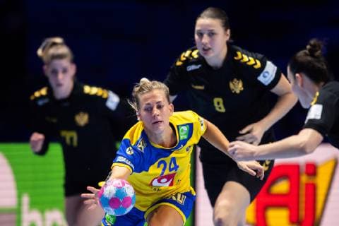 181206 Nathalie Hagman of Sweden during the EHF European WomenÕs Handball Championship match between Sweden and Montenegro on Dec 6 2018 in Nantes Photo Ludvig Thunman BILDBYRN kod LT 35565  Copyright: LUDVIGxTHUNMAN BB181206LT073