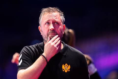 181206 Head coach Per Johansson of Montenegro during the EHF European WomenÕs Handball Championship match between Sweden and Montenegro on Dec 6 2018 in Nantes Photo Ludvig Thunman BILDBYRN kod LT 35565  Copyright: LUDVIGxTHUNMAN BB181206LT079