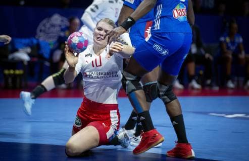 Danmarks Kathrine Heindahl under EM are battlingtled by France Danmark in Nantes on 6 December 2018 EM semifinals are long gone for farmers at the lowest medal level in the battle against Frances Forskells, but they are still in a tough position and the criver Ritzau is due to join Denmark on 7 December 2018.  Copyright: Scanpix LiselottexSabroex COP105 spdk20181207-071512-L