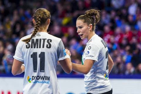 Handball Women European Championship Spain Germany Main Round Group 2 1 Matchday at the Palais des Sports v li Xenia Smits Germany Metz Emily Boelk Bölk Germany Thueringer HC Nancy Palais des Sports Jean Weille France