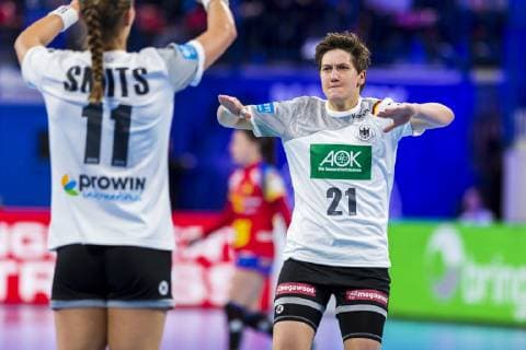 Handball Women European Championship Spain Germany Main Round Group 2 1 Matchday at the Palais des Sports v li Xenia Smits Germany Metz Ina Grossmann Germany Thueringer HC Jubel Freude Emotion Torjubel Torschuetze Torschütze Nancy Palais des Sports Jean Weille France