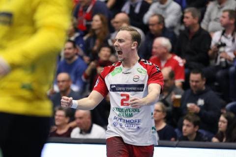 Goal celebration for Lukas Blohme ASV Hamm Westfalen 2 ASV Hamm Westfalen vs. HSC 2000 Coburg Handball 2 Bundesliga 07 12 2018 ASV Hamm Westfalen vs. HSC 2000 Coburg Handball 2 Bundesliga 07 12 2018 Hamm Copyright: xEIBNER JanxStrohdiekx EP_JSK