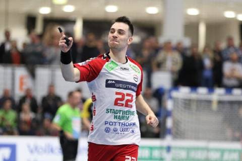 Goal celebration for Vyron Papadopoulos ASV Hamm Westfalen 22 ASV Hamm Westfalen vs. HSC 2000 Coburg Handball 2 Bundesliga 07 12 2018 ASV Hamm Westfalen vs. HSC 2000 Coburg Handball 2 Bundesliga 07 12 2018 Hamm Copyright: xEIBNER JanxStrohdiekx EP_JSK