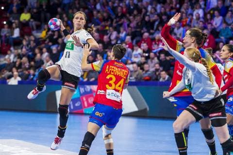 Handball Women European Championship Spain Germany Main Round Group 2 1 Matchday at the Palais des Sports v li Xenia Smits Germany Metz Alicia Fernandez Fraga Spain Ainhoa Hernandez Serrador Spain Meike Schmelzer Germany Thueringer HC Nancy Palais des Sports Jean Weille France