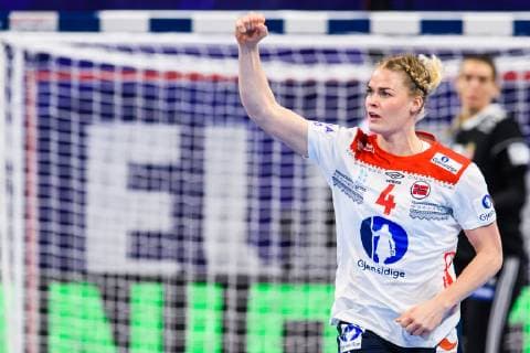 181207 Veronica Kristiansen of Norway celebrates during the EHF European WomenÕs Handball Championship match between Hungary and Norway on December 7 2018 in Nancy Photo Fredrik Varfjell BILDBYRN kod FV 150179  Copyright: FREDRIKxVARFJELL BB181207FV052