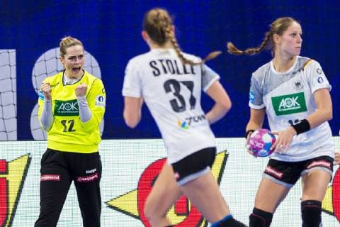 Handball Women European Championship Spain Germany Main Round Group 2 1 Matchday at the Palais des Sports v li Torhueterin Dinah Eckerle Germany SG BBM Bietigheim Alicia Stolle Germany Thueringer HC Xenia Smits Germany Metz Nancy Palais des Sports Jean Weille France