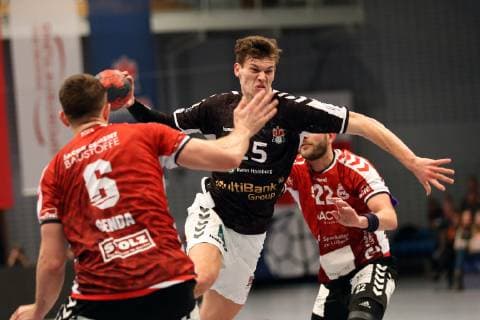 Handball Handball 2 League 2018 2019 Handball Sportverein Hamburg vs VfL Lübeck Schwartau Pawel Genda Lübeck Schwartau Finn Wullenweber Hamburg Steffen Köhler Lübeck Schwartau Sporthalle Hamburg Hamburg Hamburg