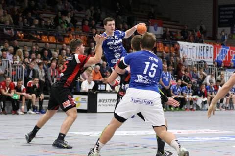 Ragnar Johannsson TV 05 07 Huettenberg 18 v l Moritz Schade TuS N Luebbecke 25 Patryk Walczak TuS N Luebbecke 7 Moritz Zoerb TV 05 07 Huettenberg 15 TuS N Luebbecke vs TV 05 07 Huettenberg Handball 2 Bundesliga 08 12 2018 TuS N Luebbecke vs TV 05 07 Huettenberg Handball 2 Bundesliga 08 12 2018 Luebbecke Copyright: xEIBNER JanxStrohdiekx EP_JSK