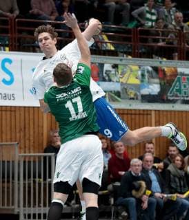 Germany Würzburg s Oliver Arena 08 12 2018 Handball 2 Bundesliga DJK Rimpar Wölfe TSV Bayer Dormagen Bild v l Daniel Eggert TSV Bayer Dormagen 9 und Patrick Schmidt DJK Rimpar Wölfe 17 Copyright: HMBxMedia xHeikoxBecker