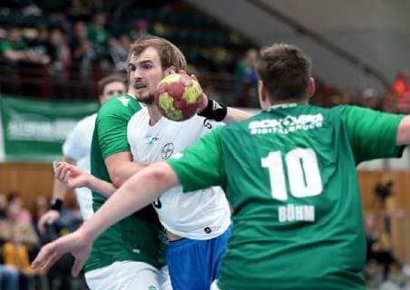 Germany Würzburg s Oliver Arena 08 12 2018 Handball 2 Bundesliga DJK Rimpar Wölfe TSV Bayer Dormagen Bild v l Michael Schulz DJK Rimpar Wölfe 33 Benjamin Richter TSV Bayer Dormagen 23 and Lukas Böhm DJK Rimpar Wölfe 10 Copyright: HMBxMedia xHeikoxBecker