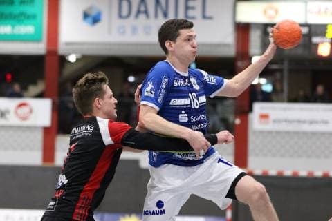 Ragnar Johannsson TV 05 07 Huettenberg 18 against Patryk Walczak TuS N Luebbecke 7 left TuS N Luebbecke vs. TV 05 07 Huettenberg Handball 2 Bundesliga 08 12 2018 TuS N Luebbecke vs. TV 05 07 Huettenberg Handball 2 Bundesliga 08 12 2018 Luebbecke Copyright: xEIBNER JanxStrohdiekx EP_JSK