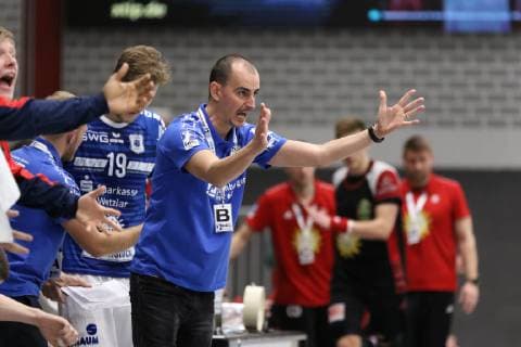 Ermir Kurtagic Trainer TV 05 07 Huettenberg TuS N Luebbecke vs TV 05 07 Huettenberg Handball 2 Bundesliga 08 12 2018 TuS N Luebbecke vs TV 05 07 Huettenberg Handball 2 Bundesliga 08 12 2018 Luebbecke Copyright: xEIBNER JanxStrohdiekx EP_JSK