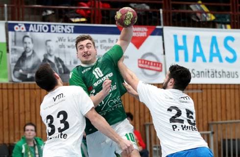 Germany Würzburg s Oliver Arena 08 12 2018 Handball 2 Bundesliga DJK Rimpar Wölfe TSV Bayer Dormagen Bild v l Eloy Morante Maldonado TSV Bayer Dormagen 33 Lukas Böhm DJK Rimpar Wölfe 10 und Patrick Hüter TSV Bayer Dormagen 25 Copyright: HMBxMedia xHeikoxBecker