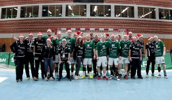 Germany Würzburg s Oliver Arena 08 12 2018 Handball 2 Bundesliga DJK Rimpar Wölfe TSV Bayer Dormagen Picture v l The team celebrates victory with the fans Copyright: HMBxMedia xHeikoxBecker