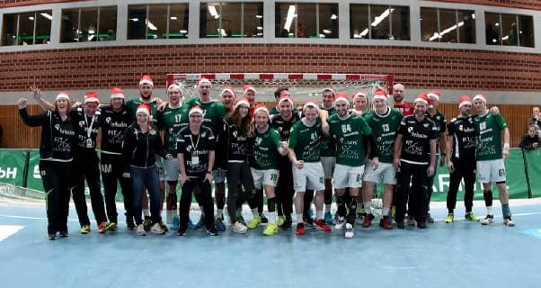 Germany Würzburg s Oliver Arena 08 12 2018 Handball 2 Bundesliga DJK Rimpar Wölfe TSV Bayer Dormagen Picture v l The team celebrates victory with the fans Copyright: HMBxMedia xHeikoxBecker