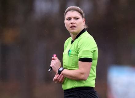 09 12 2018 Football Season 2018 2019 Regional League South Women Women 16 Matchday 1 FC Nuremberg Nuremberg FCN Club TSV Jahn Calden DaMa Barbara Karmann Referee Referee Freisteller Single Picture