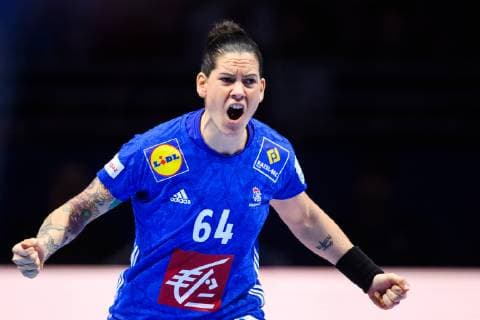 181209 Alexandra Lacrabre of France celebrates during the EHF European WomenÕs Handball Championship match between Sweden and France on Dec 9 2018 in Nantes Photo Ludvig Thunman BILDBYRN kod LT 35567  Copyright: LUDVIGxTHUNMAN BB181209LT014