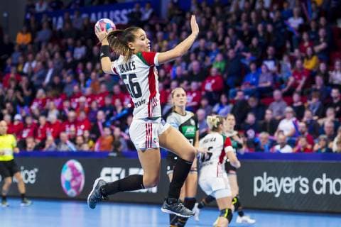 Handball Women European Championship Hungary Germany Main Round Group 2 2 Matchday at the Palais des Sports Viktoria Lukacs Hungary Nancy Palais des Sports Jean Weille France