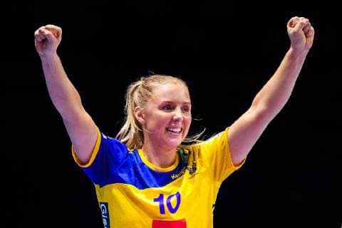 181209 Mathilda Lundström of Sweden celebrates during the EHF European WomenÕs Handball Championship match between Sweden and France on Dec 9 2018 in Nantes Photo Ludvig Thunman BILDBYRN kod LT 35567  Copyright: LUDVIGxTHUNMAN BB181209LT021