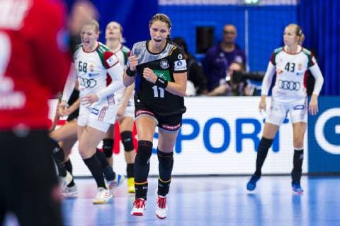 Handball Women European Championship Hungary Germany Main Round Group 2 2 Matchday at the Palais des Sports v li Laura Szabo Hungary Xenia Smits Germany Metz Jubilation Joy Emotion Scorers Scorers Nancy Palais des Sports Jean Weille France