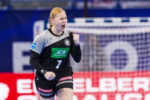 Handball Women European Championship Hungary Germany Main Round Group 2 2 Matchday at the Palais des Sports Meike Schmelzer Germany Thueringer HC Jubel Freude Emotion Torjubel Torschuetze Torschütze Nancy Palais des Sports Jean Weille France