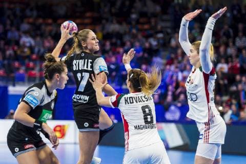 Handball Women European Championship Hungary Germany Main Round Group 2 2 Matchday at the Palais des Sports v li Emily Boelk Bölk Germany Thuringia HC Alicia Stolle Germany Thuringia HC Aniko Kovacsics Hungary Nancy Palais des Sports Jean Weille France
