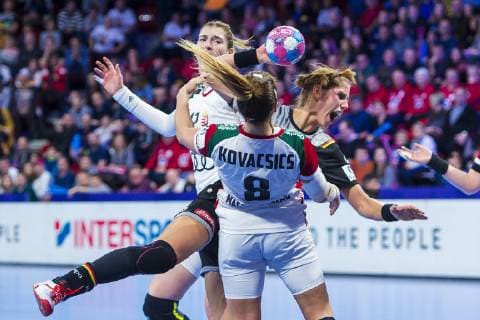 Handball Women European Championship Hungary Germany Main Round Group 2 2 Matchday at Palais des Sports v left in duel Aniko Kovacsics Hungary and Xenia Smits Germany Metz Nancy Palais des Sports Jean Weille France