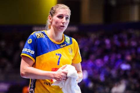 181209 Linn Blohm of Sweden looks dejected after the EHF European WomenÕs Handball Championship match between Sweden and France on Dec 9 2018 in Nantes Photo Ludvig Thunman BILDBYRN kod LT 35567  Copyright: LUDVIGxTHUNMAN BB181209LT056