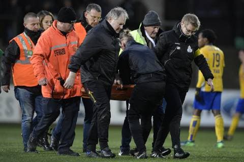 Lommel s Timo Cauwenberg leaves the pitch on a stretcher after being injured during a soccer game between Lommel SK and Royals Union Saint-Gilloise, Sunday 09 December 2018 in Lommel, on the 18th day of the Proximus League 1B division of the Belgian soccer championship. YORICKxJANSENS  x05485967x