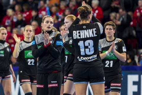 Handball Women European Championship Hungary Germany Main Round Group 2 2 Matchday at Palais des Sports Goalkeeper Dinah Eckerle Germany SG BBM Bietigheim Julia Behnke Germany Metzingen Ina Grossmann Germany Thueringer HC dissatisfied disappointed disappointed down frustrated Nancy Palais des Sports Jean Weille France